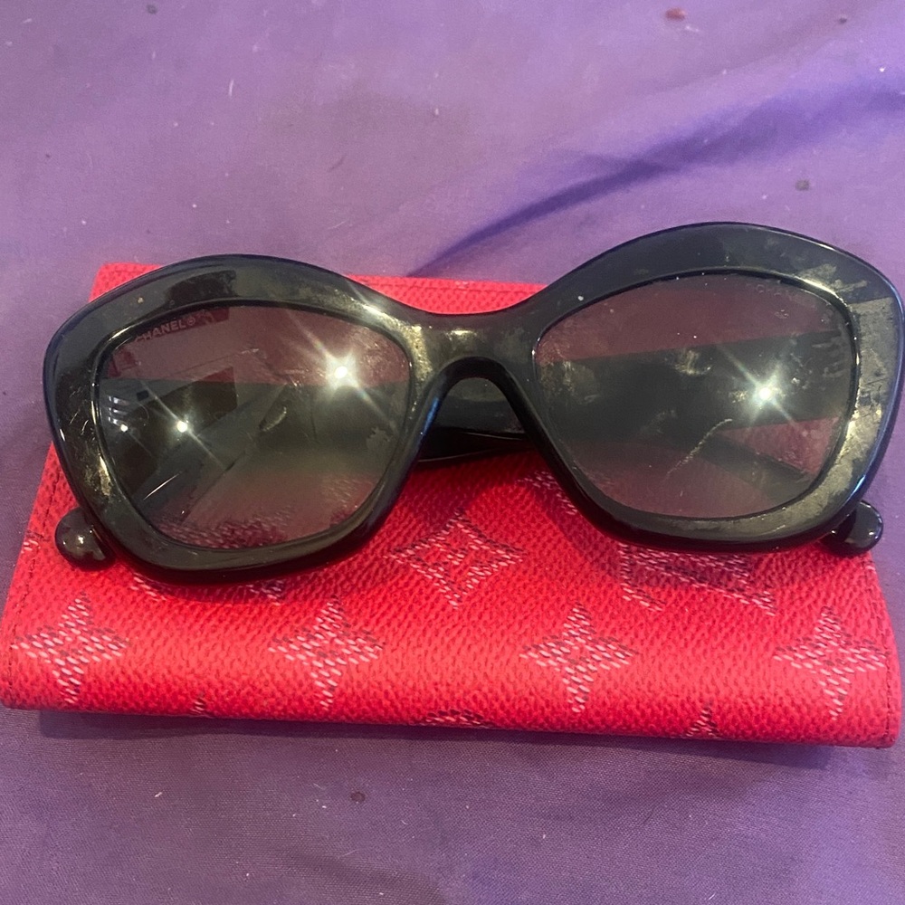 Chanel fabulous elegant Stylish Black Sunglasses get ready for the summer 🌈🏖️